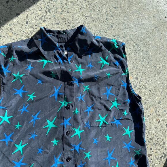 Equipment Femme Women’s XS Top Navy Silk Stars Button Up Sleeveless - Picture 2 of 3